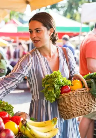 Michelle Noretti, food stylist and cook with a passion for nature, healthy living, and a good cup of coffee.